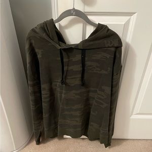 139. NWOT Sanctuary Camo Hoodie with Adjustable Pull Strings, Size XL